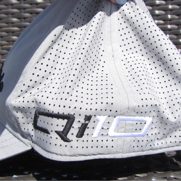 Taylormade Qi10 hat - Picture 2 of 4